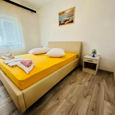 Apartment Baraba Pag Town